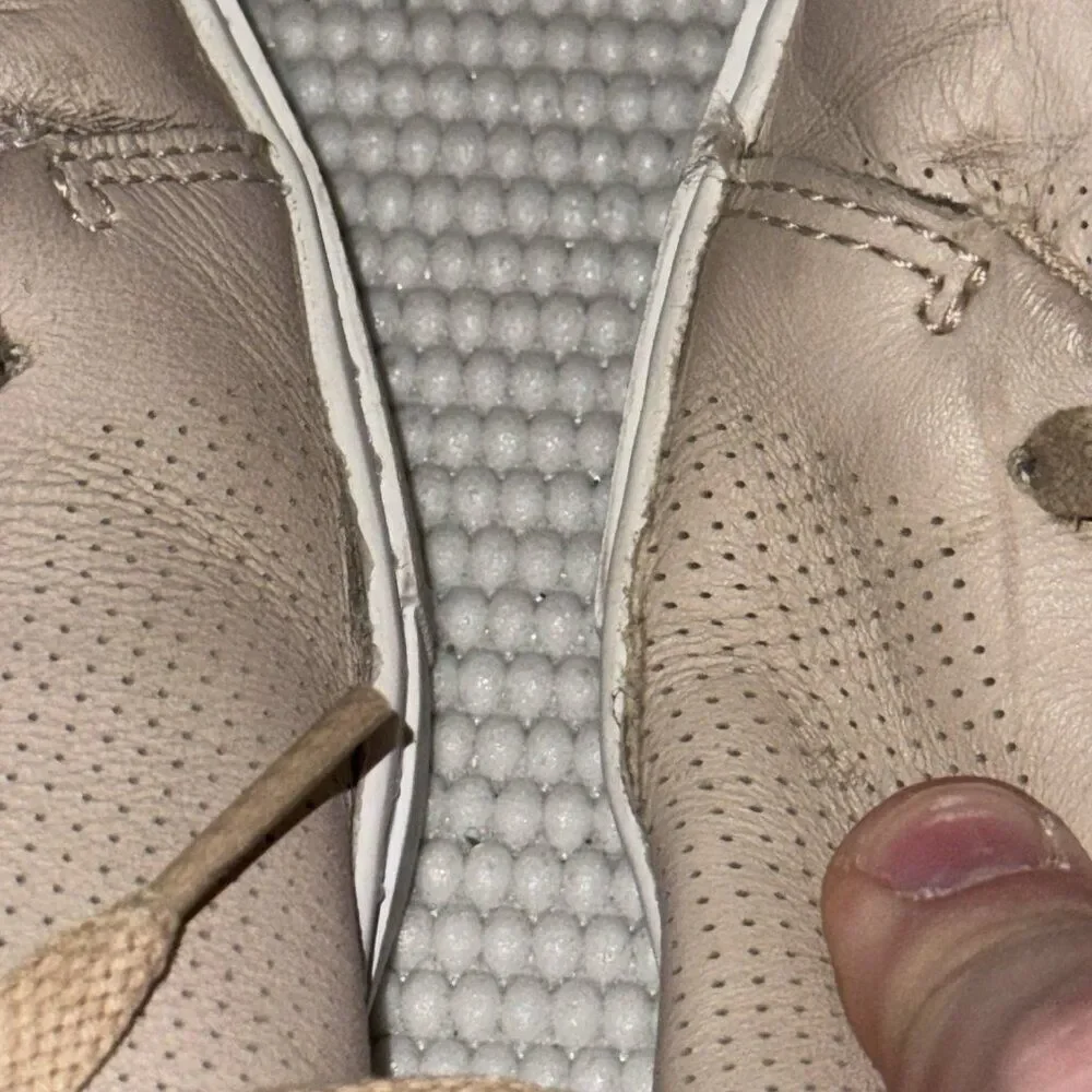 Lacoste Showcourt Lace 116 Tan Beige Casual Fashion Sneakers Shoes Womens 7